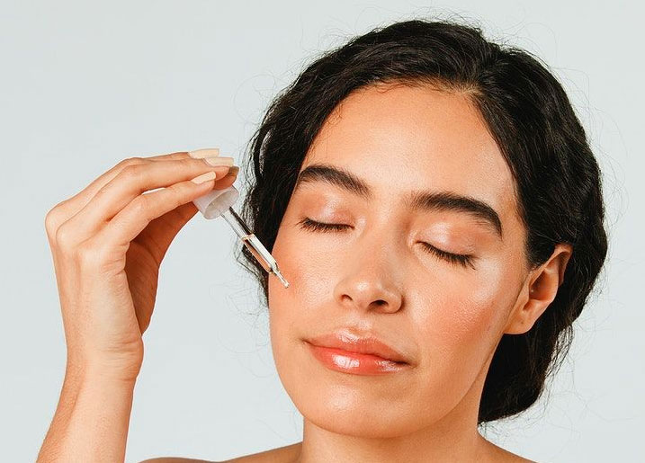 داشتن روتین پوستی منظم
